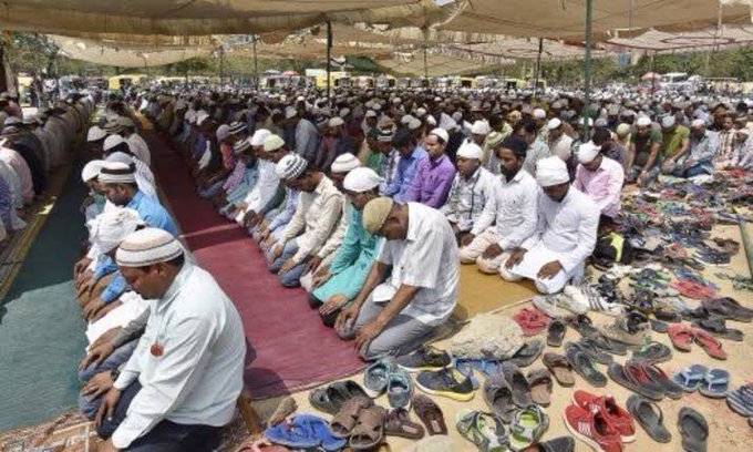 Court Orders Muslim Man To Offer Five Times Namaaz: मालेगांव मजिस्ट्रेट कोर्ट का अनोखा फैसला, दोषी को दिन में 5 बार नमाज पढ़ने और दो पेड़ लगाने की दी सजा | 🇮🇳 LatestLY ...