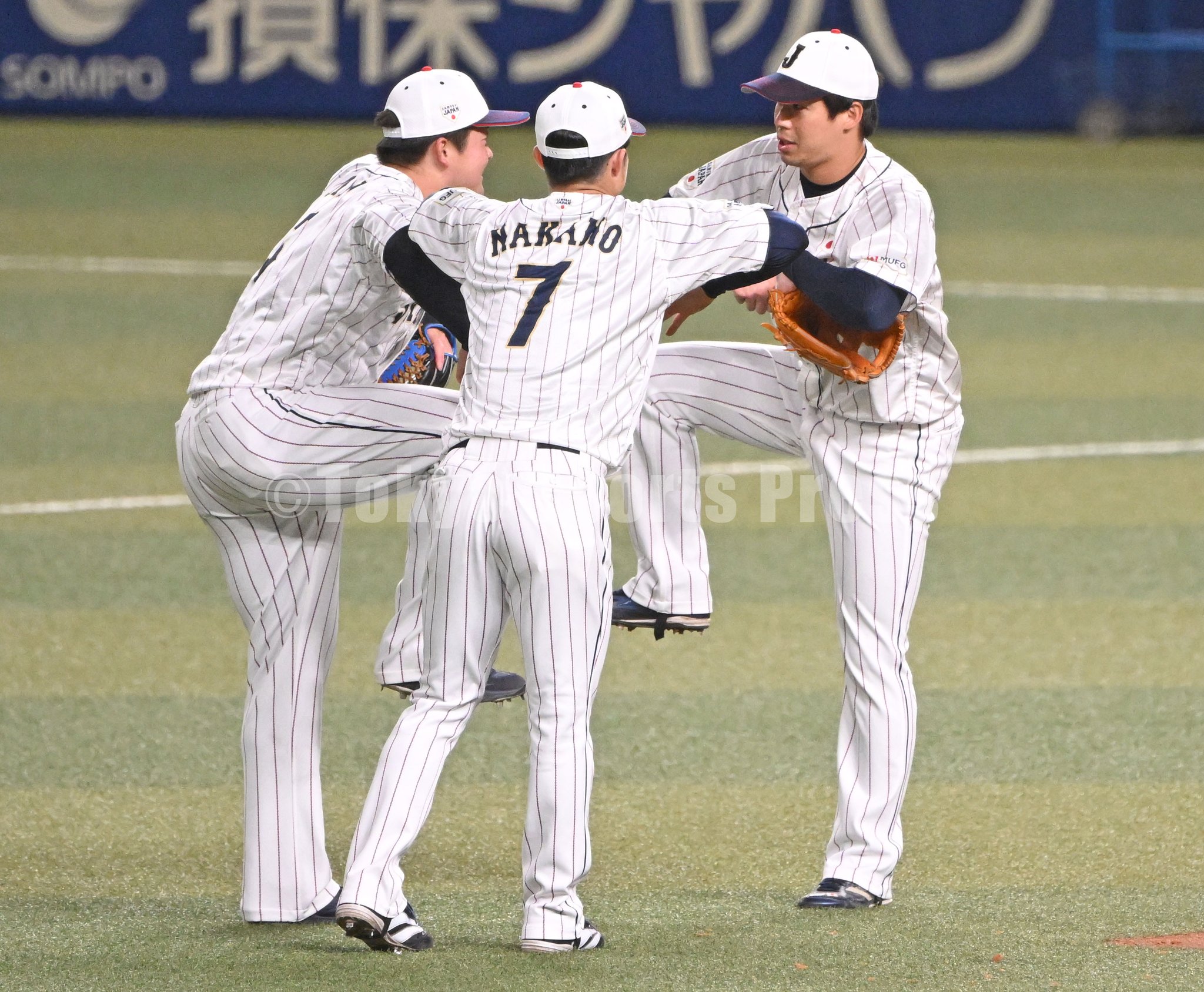 山田哲人 中野拓夢 牧秀悟 2023 GENESIS トリプルパッチ