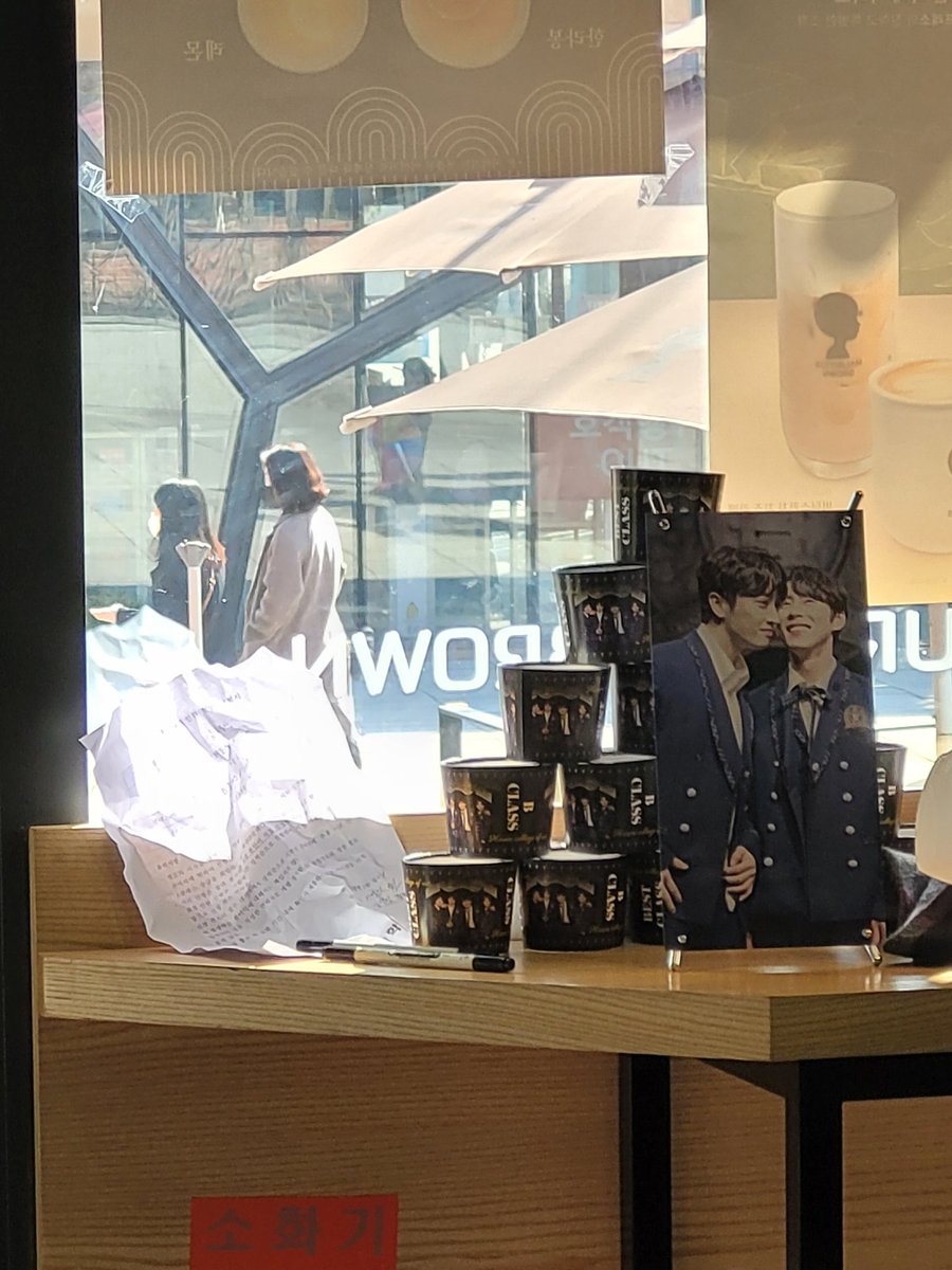Bokqi_musical's tweet photo. #빨리_돌아올수록_이득이다
#떠나도_다시돌아오는_그것이_오연이다
#보고싶은것_봐야하는것
두잔 만에 포카 세트 클리어 💖
비클 도대체 언제 돌아오지 빨리 왔으면 ㅠㅠ https://t.co/zONJQV8Muq