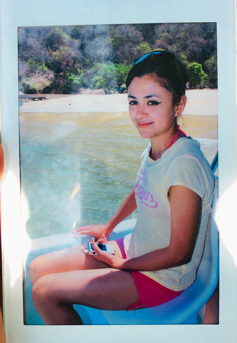 MrElDiablo8's tweet photo. #SeBusca |

Su nombre es #Areli y su familia la está buscando, ya que esta tarde fue subida por la fuerza a esta camioneta en R-1 y San Agustín, en #Ecatepec, cerca del Metro Olimpica. 

#Video 🎥👇🏽 https://t.co/YC2Us7a8st