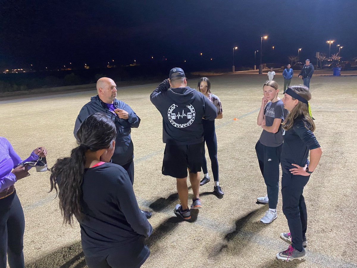 asu_brian's tweet photo. Another good skills workout with Gilbert High School girls flag.  Tryouts March 27 Join us on Instagram  https://t.co/rEnnWDbfYV  @JUSTCHILLY @KevinMcCabe987 @ZachAlvira @CoachMaag @OTS_apparel #tigerstrong https://t.co/7UISzpFy1r