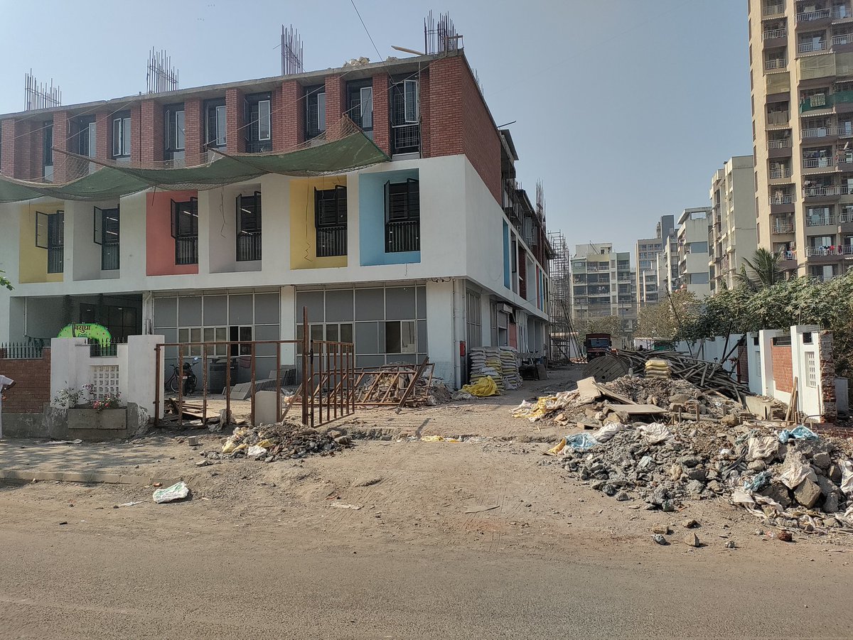 Shiwakoti_Bags's tweet photo. @cpgoenkaschool claimed, they r no 1 school in #ulwe
Facts;
Never ending construction still going since da operation of #school last 2 years.
Outside dust goes inside including stray #dog bcz of nt ready compound wall

@dvkesarkar pl look

#cpgoenka #navimumbai
#cidco #education https://t.co/eMKQiadOLf