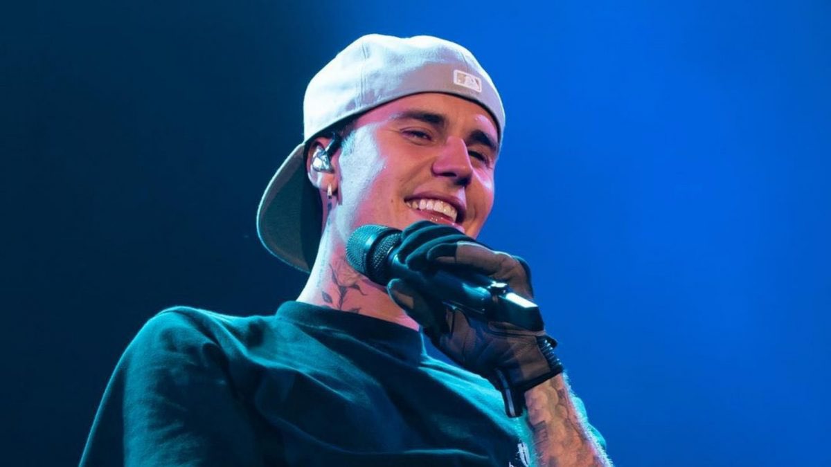 BuzzingPop's tweet photo. In honor of Justin Bieber’s 29th birthday, here are some of his achievements: 

•Youngest soloist to earn 8 #1 albums in the US 
•Youngest to reach 100M RIAA units 
•3 RIAA Diamond singles
•Most songs with 1B streams on Spotify (12)
•100M albums sold
•$600M in tour gross https://t.co/nOgLsgNZDM