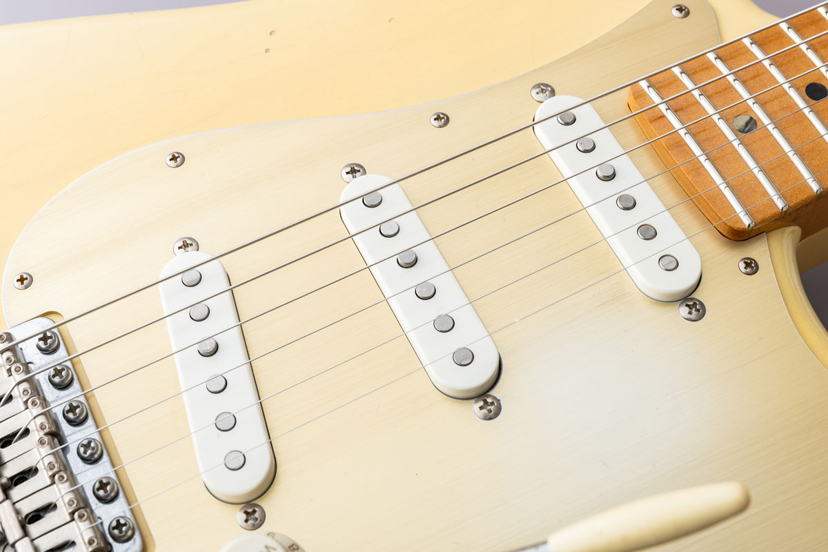 Blacksmoker_gtr's tweet photo. 【製品紹介】
TRAD MASTER SERIES SIGMA-SSS Blonde Medium Aged
ブロンドカラー×アノダイズドガードが印象的なSIGNA-SSS、Medium Aged メイプル指板。
Price¥429,000
スペック等詳細はこちら↓↓↓のページでご確認頂けます。
https://t.co/G1ri0cqb4U
#Blacksmokerguitar
#TRADMASTER
#SIGMA https://t.co/lQagLbhW5R