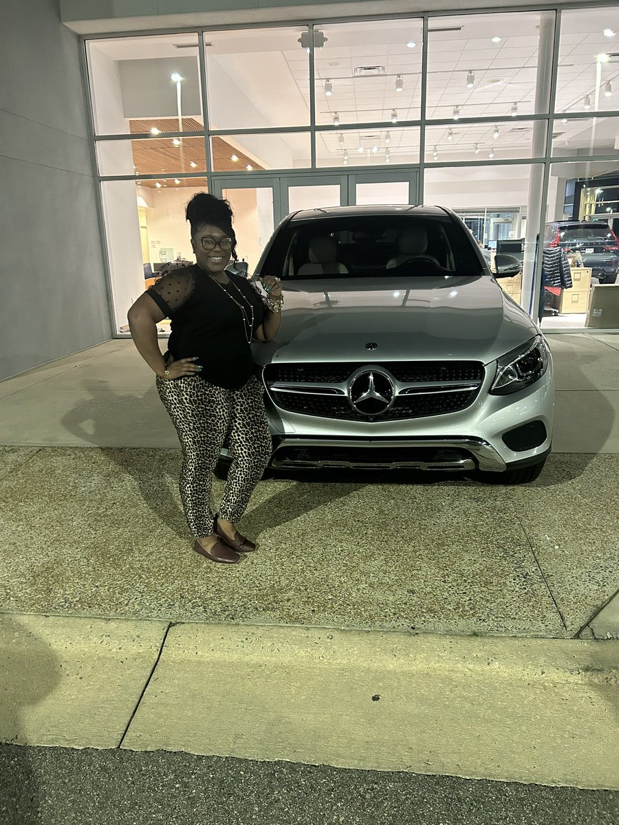 cand1sweets_'s tweet photo. My “little” BUSINESS just bought me a BENZ💕
#talktomenice
#mercedesbenz
#businesswoman
#businesscredit
#nocosigner
#girlceo
#luxurygirl https://t.co/Ft5wDwXtBo