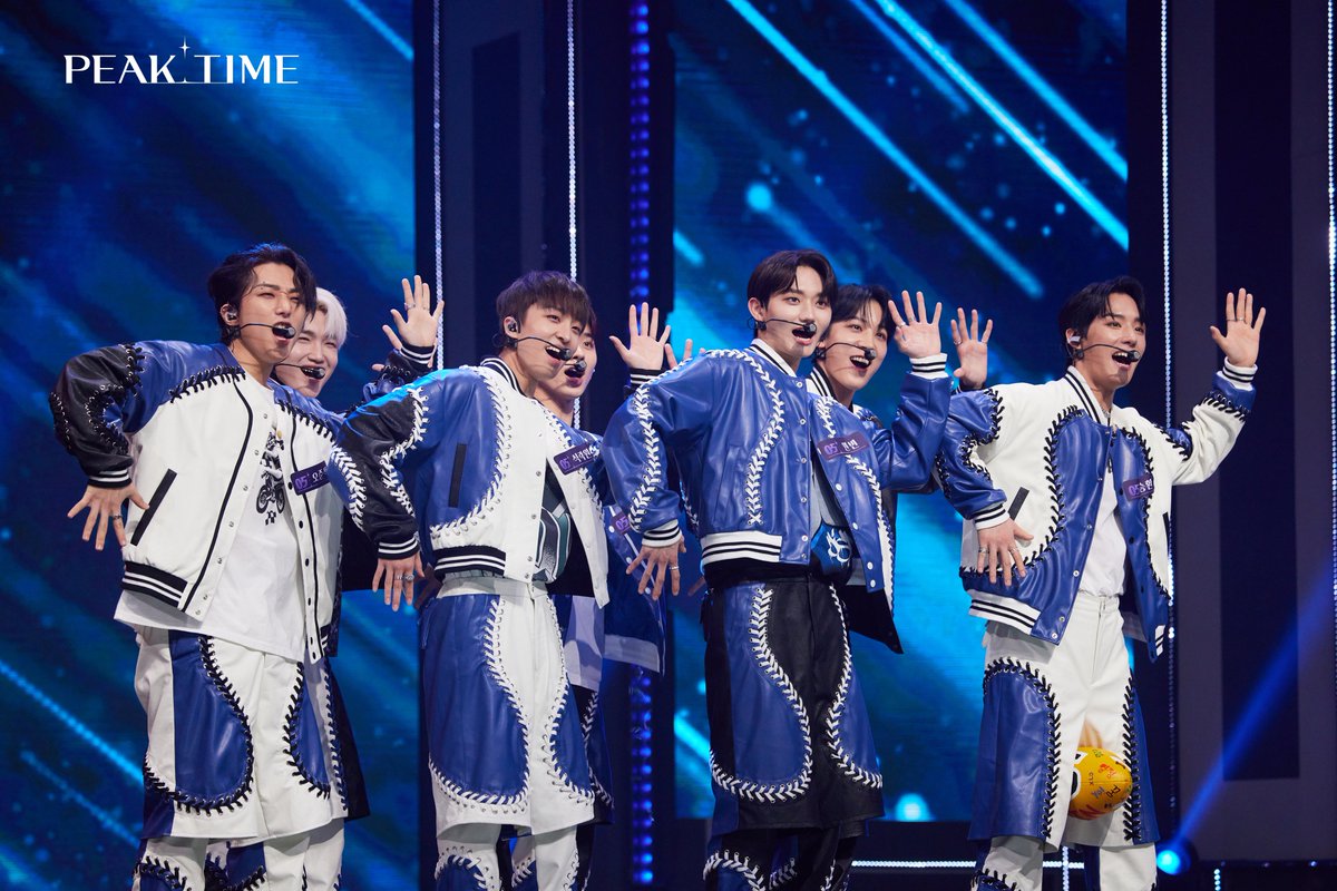 GOGOSING_SLL's tweet photo. <핔캠📸> #비하인드

#팀5시
잠시도 눈을 뗄 수 없었던 치열한 경연 무대의 현장!
그 현장이 궁금할 여러분들을 위해 비하인드를 준비했습니다😆

#피크타임 #PEAKTIME #JTBC https://t.co/6x7qcTzikZ