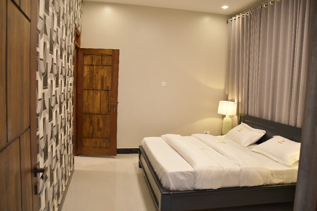 barungi17's tweet photo. Book your stay visit in Kampala @Amreena_aprtmts and get best quality services at an affordable price…😎🤝 https://t.co/U3PvzDAAiZ