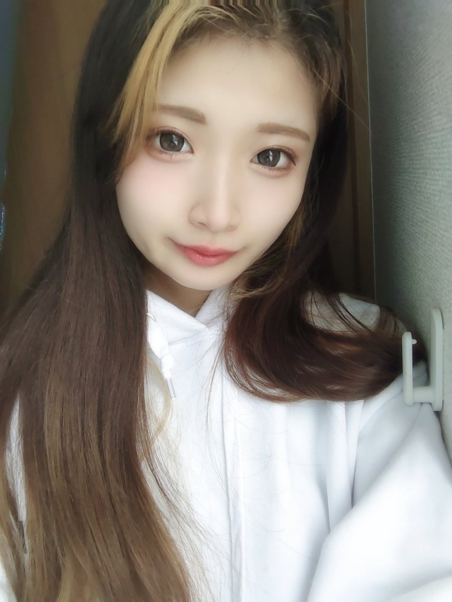 AoIchan_0214's tweet photo. 前髪作ろうか悩むなぁ🤔 https://t.co/mjkEDdmU9J