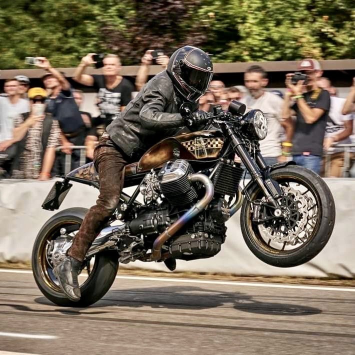 #wheeliewednesday yess It's guzzi!!!😎😎😍😍✊✊