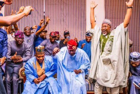 PoojaMedia's tweet photo. President-Elect, Asiwaju Ahmed Tinubu. 

The Greatest Politician In Nigeria History. 👌 https://t.co/LbK3Hx0dJw