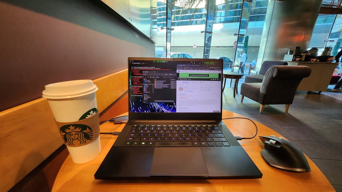 StrumAtEase's tweet image. When the need for coffee strikes!
#starbucks #razer #codingnoob #sweet #dubai #uae