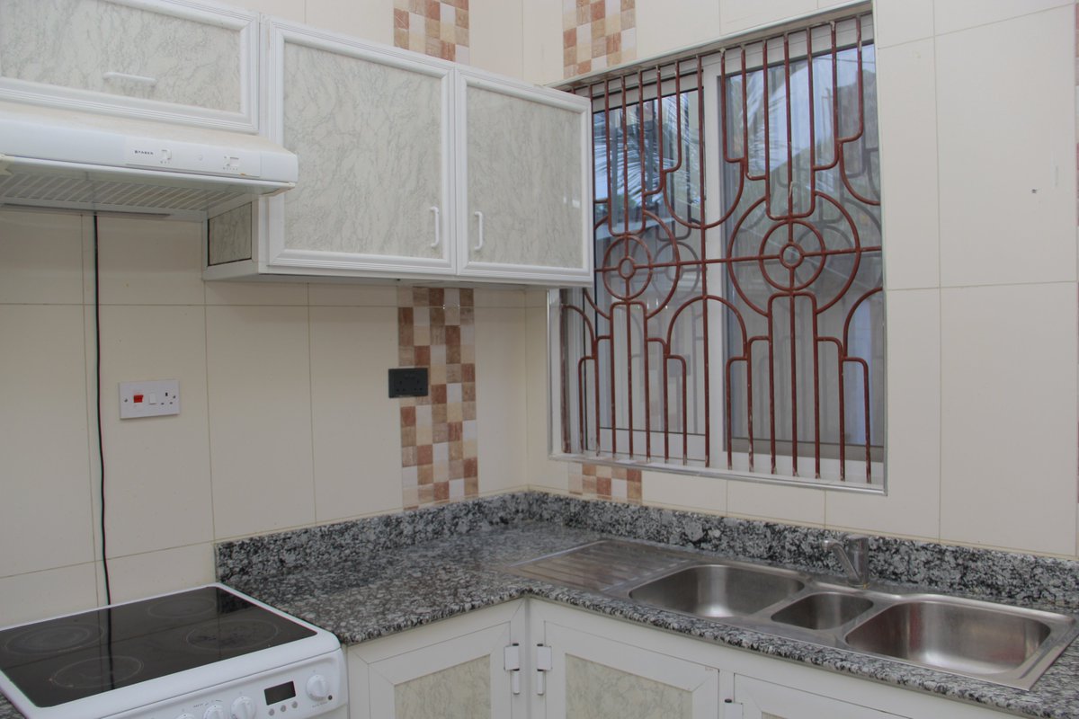 TerranovaEstate's tweet photo. This is a single detached residential property located at Chukwani.

The property features;

2 Self-contained Bedrooms

1 Bedroom, 1 Sitting room, 1 external kitchen, external pantry and a toilet.

Please feel free to contact us:

+255 776 655 655 https://t.co/OuaH96omKU