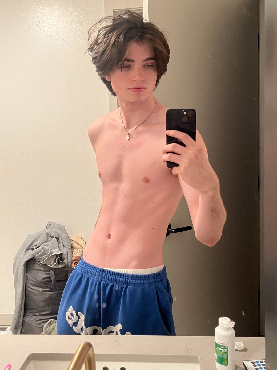 aaroncarson89's tweet photo. Ready for a shower? 😆 https://t.co/9xD8lfQtpv