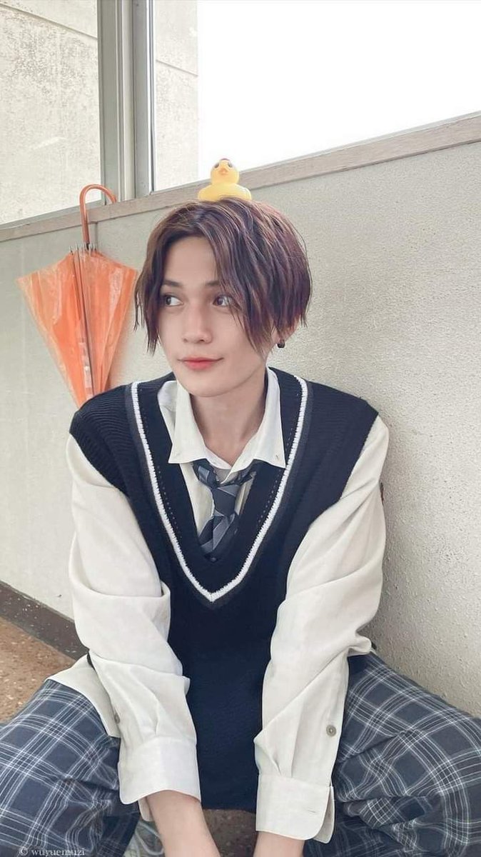 superslutdotcom's tweet photo. Listen. I love him. But his hair was one of the reasons it took me so long to watch my beautiful man. This middle part just wasnt.. i want to see him with sum different fr https://t.co/gan7qzB9F8