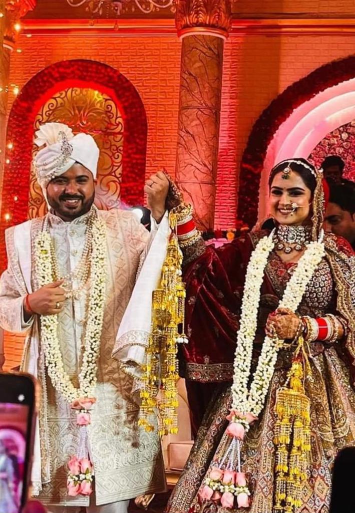 MikkiIndian's tweet photo. It was my pleasure being part of this wonderful wedding of the year.
May God shower his Blessings full of happiness and joy to Anchal bhabhi and @ipathak25 bhai.

We @aapalokverma and @rashmimalu altogether went after years to cherish this golden moment. 

https://t.co/l3mHlSqRY8 https://t.co/sP3A1zcBWz