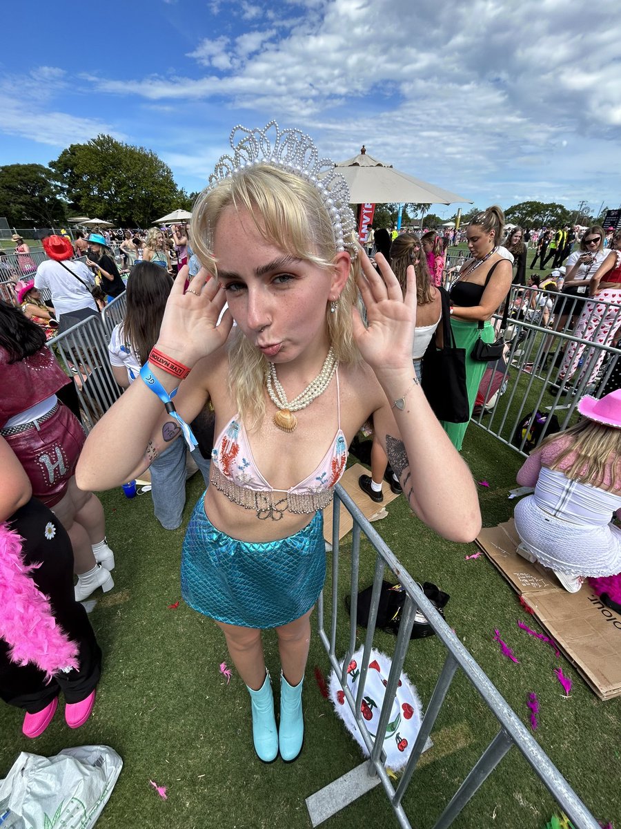 auslotfits's tweet photo. A SLAY 🧜‍♀️☀️

@finelinecasey https://t.co/5unZXiVtXx