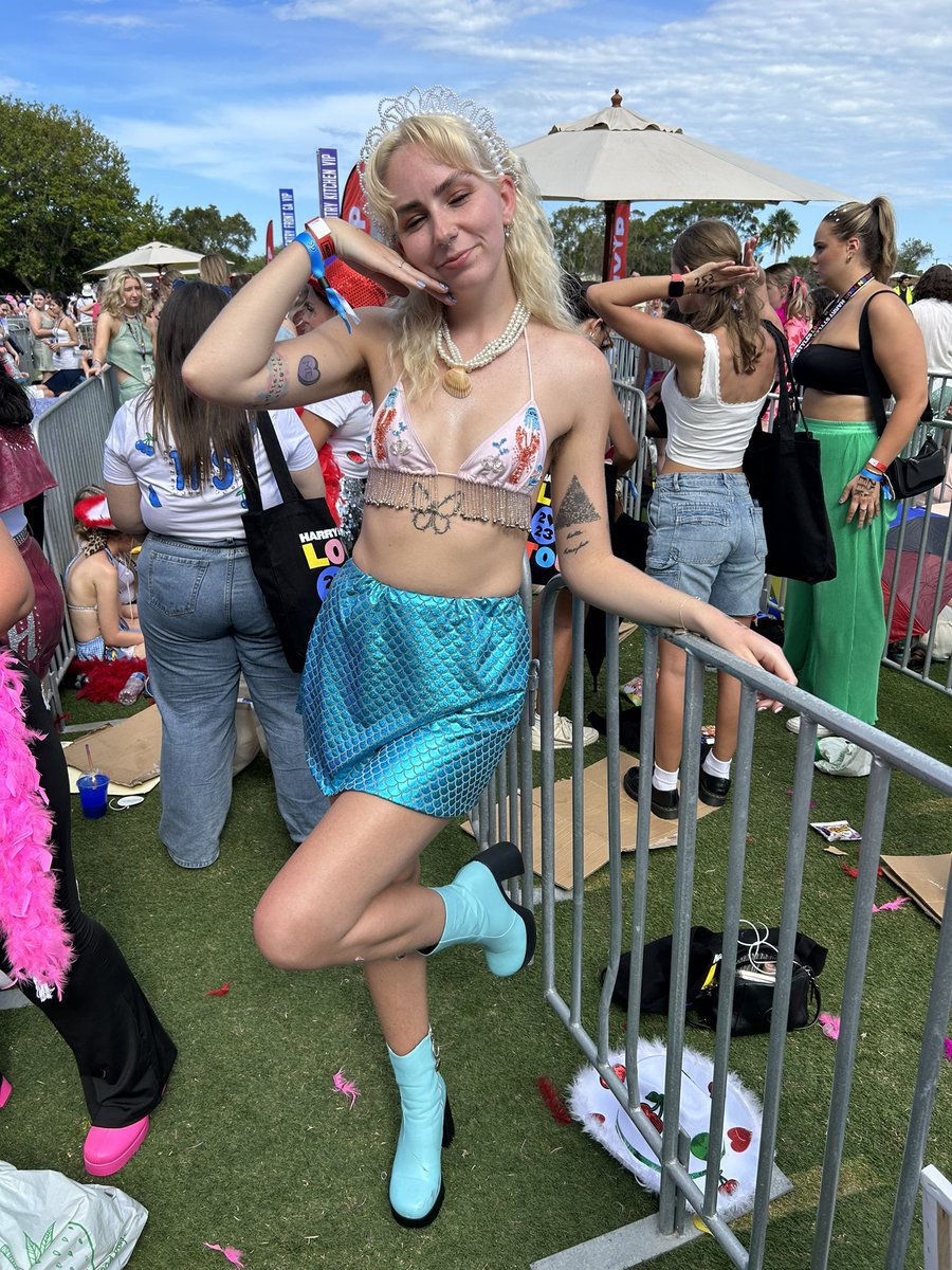 auslotfits's tweet photo. A SLAY 🧜‍♀️☀️

@finelinecasey https://t.co/5unZXiVtXx