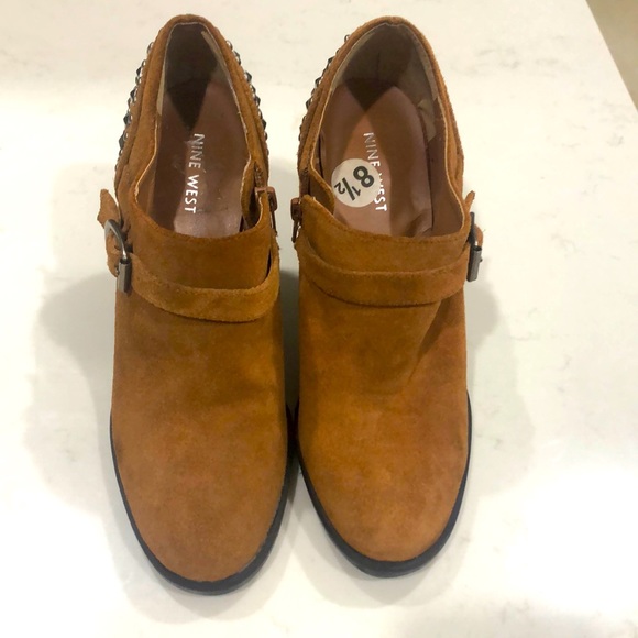 poshfever's tweet photo. So good I had to share! Check out all the items I'm loving on @Poshmarkapp from @lovemywax #poshmark #fashion #style #shopmycloset #ninewest #jcrewfactory #lanebryant: https://t.co/71xVYEQ2ww https://t.co/NpvfxUoIgi