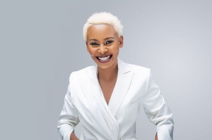 olivieeeerr's tweet photo. Ese biramutse bibaye ngombwa ko hari uwo ujyana kwereka ababyeyi watwara nde????😂😂😂

A,sano ♥️♥️ ??or B,ways♥️♥️??? https://t.co/YOFRhmeYBA