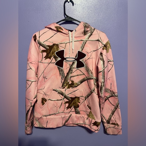 KrisMasquerade's tweet photo. So good I had to share! Check out all the items I'm loving on @Poshmarkapp #poshmark #fashion #style #shopmycloset #pistola #underarmour #anvil: https://t.co/dxVs14jNgV https://t.co/aBAUqMXFsN