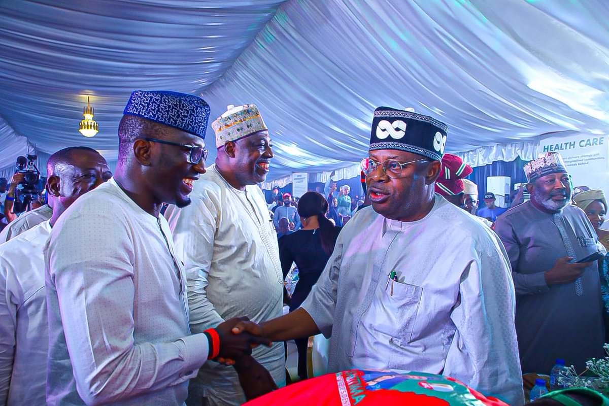 honfaleke's tweet image. Now the task of Rebuilding our dear Nation begins.
God bless Nigeria.
God bless the APC.