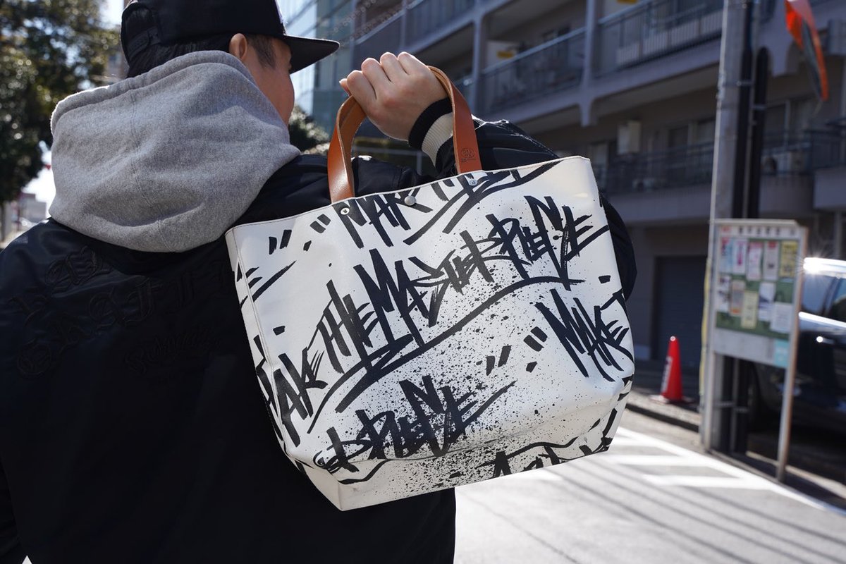 RakugakiTokyo's tweet photo. 【完全限定生産品】横濱帆布鞄 × AZI Boat Tote Bag
発売を開始いたしました。
よろしくお願いいたします。
WHITE
https://t.co/Uayn64gc7m
NAVY(ほぼBLACKです)
https://t.co/vHKfNCyM99 https://t.co/Jn1Dg6ilaO
