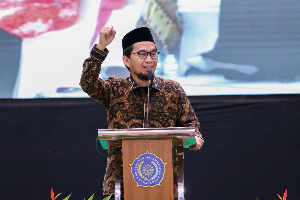 bukupembaharu's tweet photo. Sah! Ustadz Adi Hidayat jadi pengurus Majelis Tabligh PP @muhammadiyah 

“Dimana pun, kapanpun dan berkiprah dalam suasana apapun jangan pernah merasa sungkan untuk mengatakan saya kader Persyarikatan Muhammadiyah,” tegas Ustadz Adi. https://t.co/S9tUgFldP5