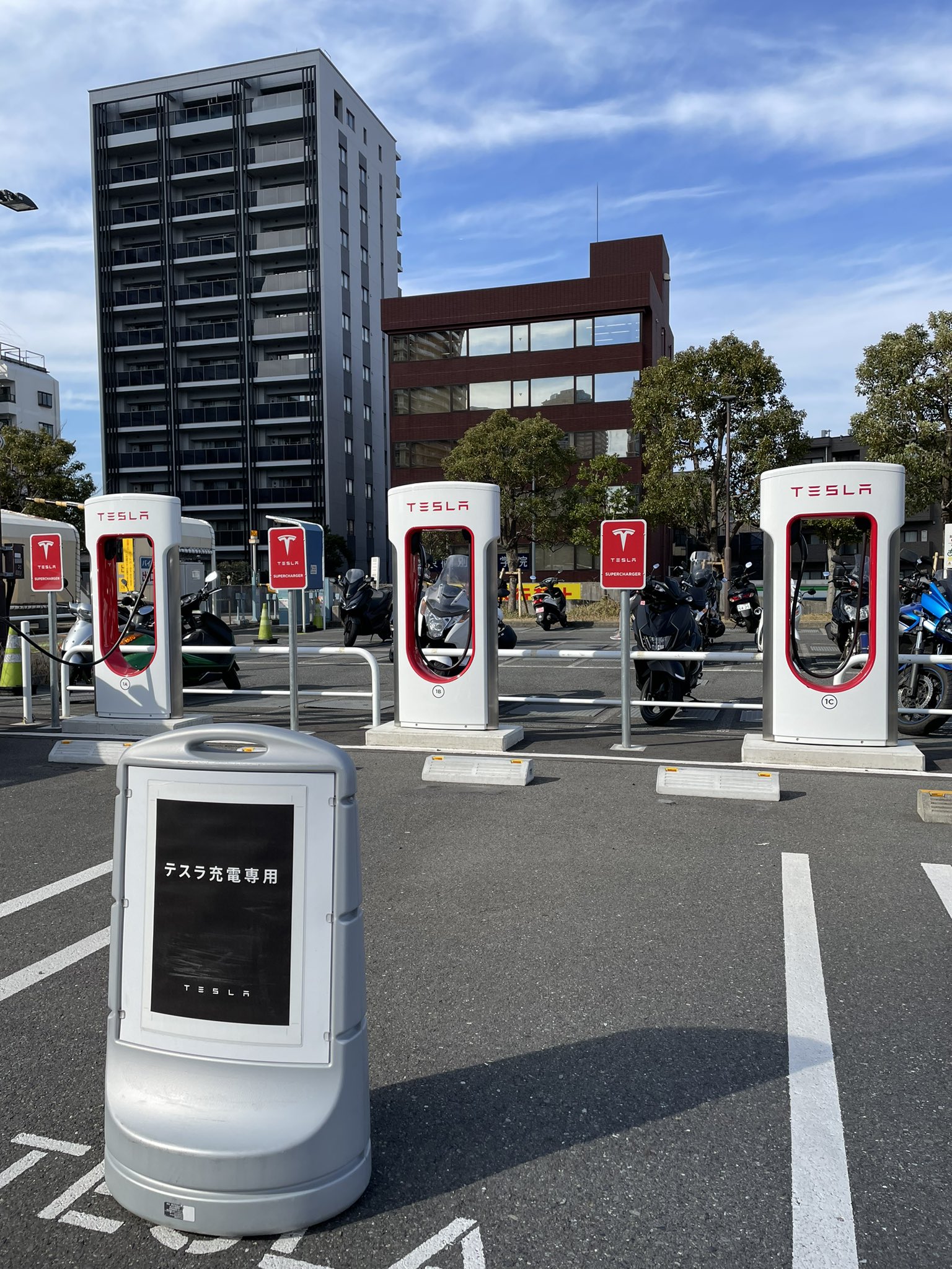 J*L様 Tesla チャージャー J*L様 Tesla チャージャー