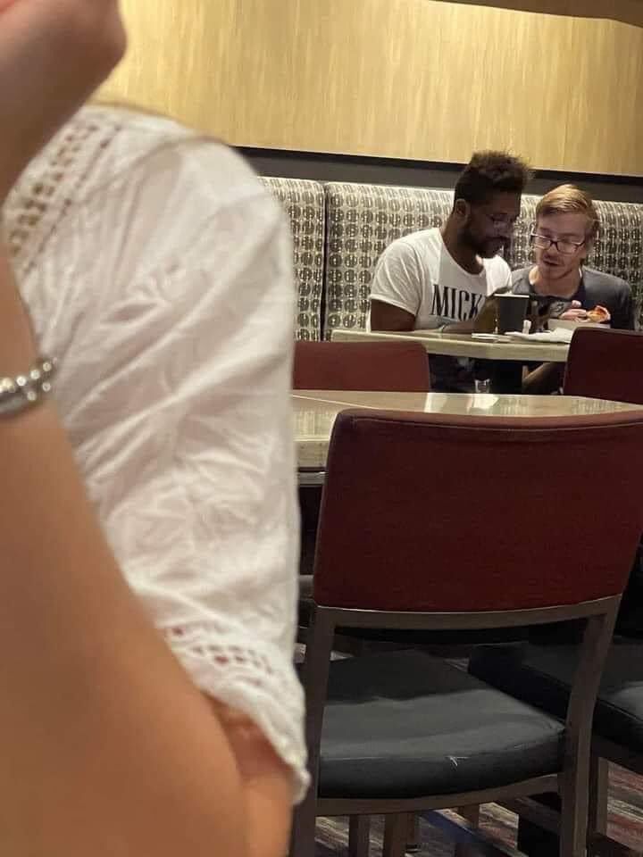 BROWNSKINGIRL_'s tweet photo. I just called the Police 🚓👀😩🥺 https://t.co/3JzFKMs3Gm