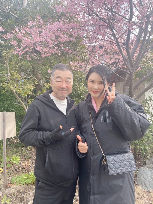 巨匠山岸先生との作品は私史上最高傑作です。もちろん良く見せようと日頃加工ばっかりしてる私ですが、生カメラなのに出来栄え最強過ぎて圧巻。
色々情報お待ちくださいませ✨ https://t.co/YFas