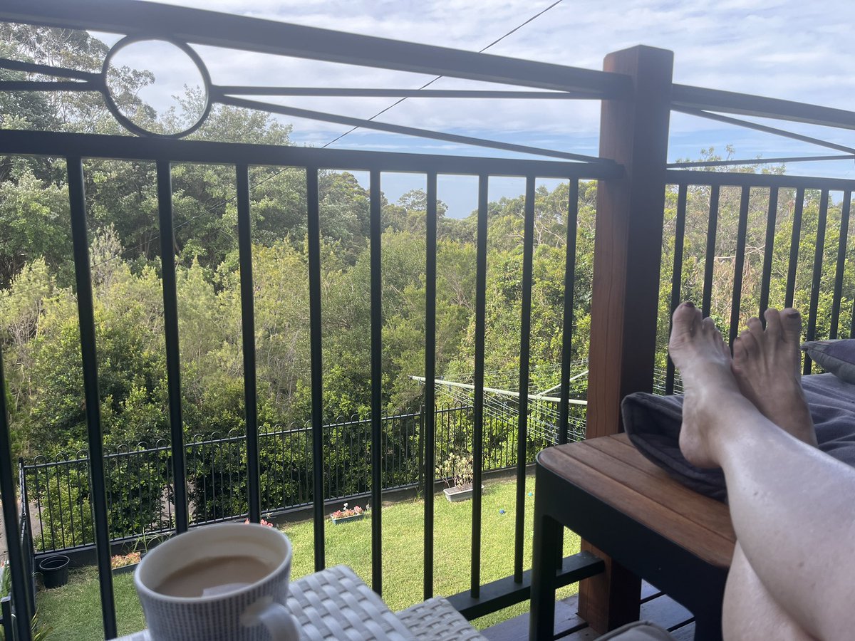 LynneHealth's tweet image. Taking some Self care on my back deck with my daughters dog - drinking a nice cuppa tee, the only sound being a nice cool breeze and a few birds chirping - I may never leave - #selfcare #takingabreak #livetothrive what are you doing today that’s incorporating self care ??