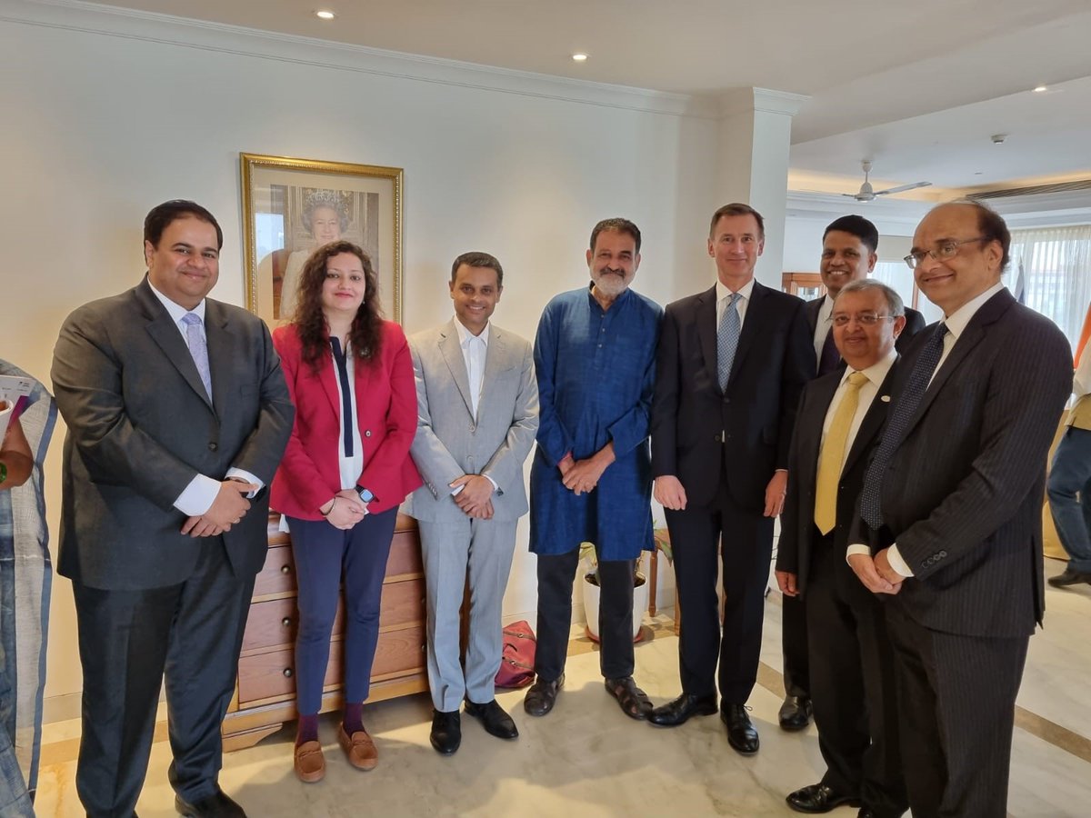 RNat65's tweet photo. It was an honour to meet with the UK's Chancellor of the Exchequer, the Rt Hon @Jeremy_Hunt. I was joined by key leaders from Bengaluru's #tech sector to discuss strengthening India-UK investment ties and supporting the UK’s goal of building the next Silicon Valley. (1/3) https://t.co/YvJYCdCBJc