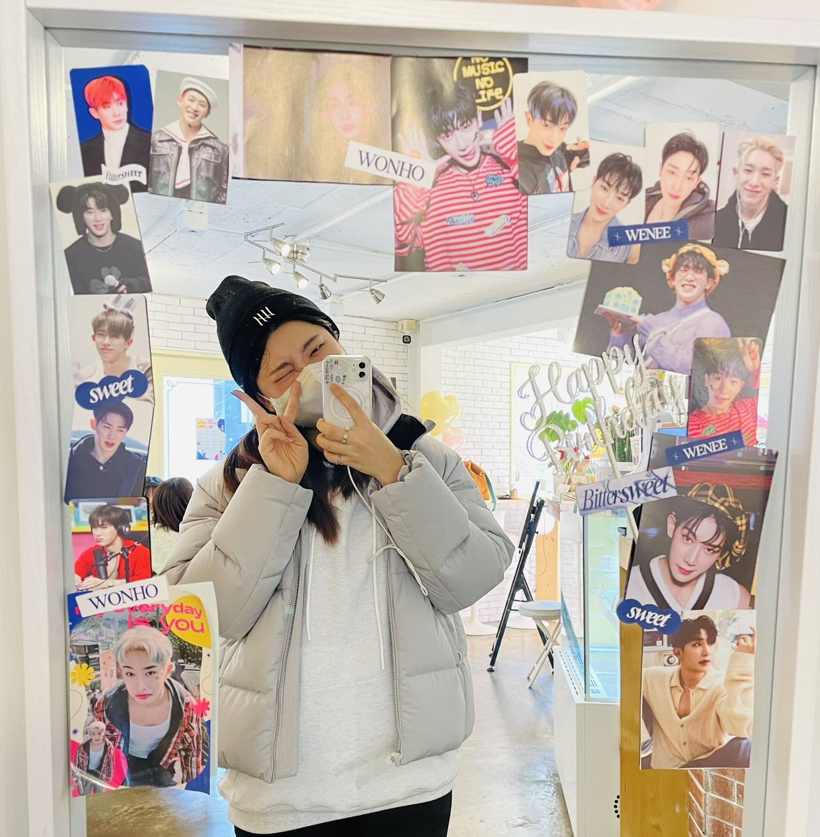 holyHWH_3115's tweet image. @only1HO 님
들어가자마자 원호고사 시작해서 음료 주문해놓고 앉아서 냅다 문제부터 열심히 풀기📝📝
저 포스터가 너무 좋아서 와야겠다고 생각했던 곳💙
#my_everyday_is_wonho
#나의_매일은_원호