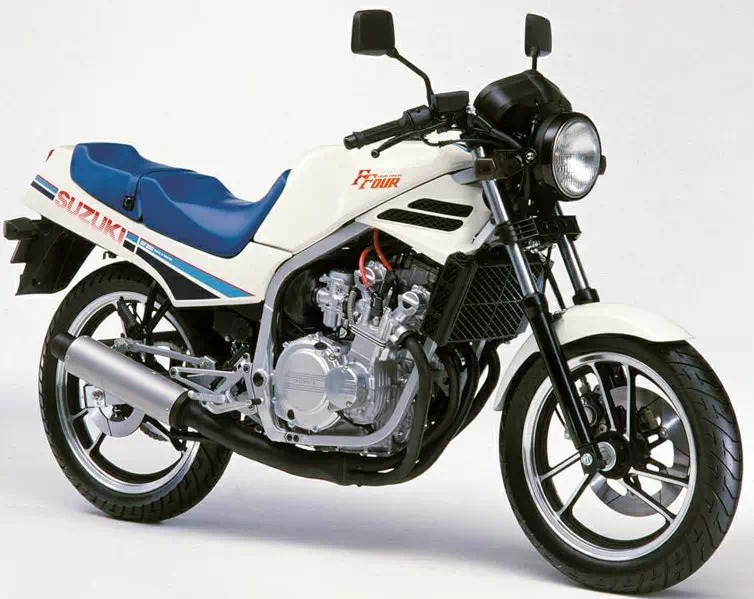 スーシィ・マンババラン 「最初は母の同僚のお兄ちゃんのRG250、ちなみに最初の所有車はその人にもらったR」|し ろ（ 築 ５ ６ 年 ・ 心 不 全 療 養 中 ）のイラスト