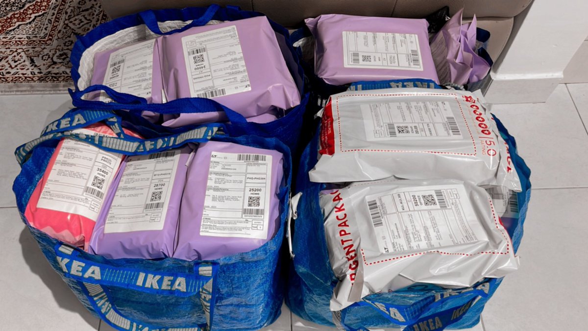 purrskin's tweet photo. Alhamdulillah first day of March! All parcels ready to pickup 💟 https://t.co/TwqhPrkGv5