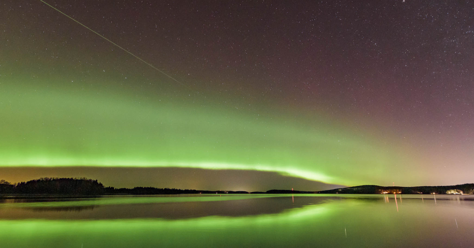 Suomen yläpuolella lensi poikkeuksellinen tulipallo viime lokakuun 23. päivän iltana. Ursan tulipallotyöryhmän havainnot osoittivat, että ilmiön aiheuttanut kappale oli peräisin aurinkokunnan ulkopuolelta. Kuva: Kari Haila  ursa.fi/tahtienvalinen