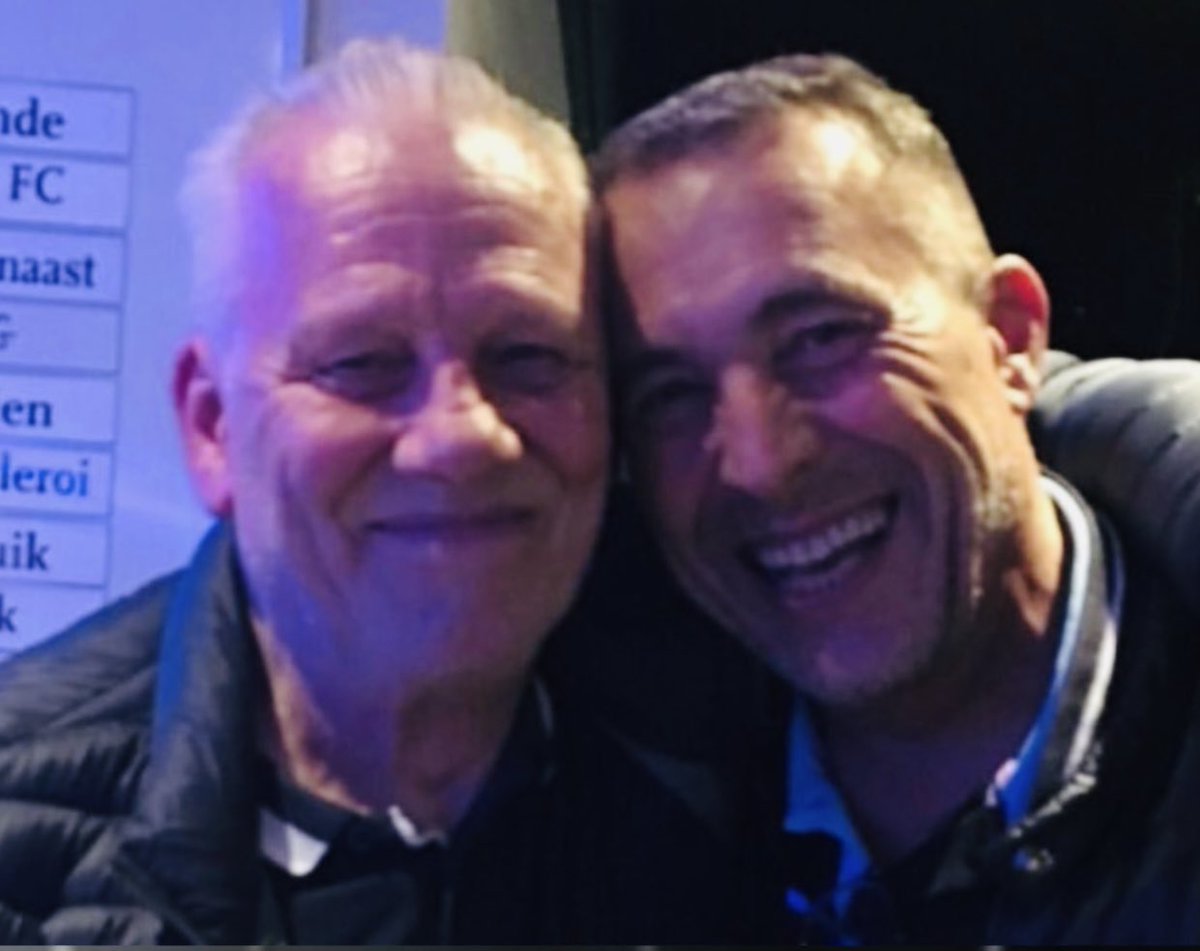philvandewalle's tweet photo. Happy BIRTHDAY,Moatje !!! Legend,collega,Copain !!!! 💙🖤@ClubBrugge #Birger #Jensen #goalkeeperfamily https://t.co/vLs9Mbm47S