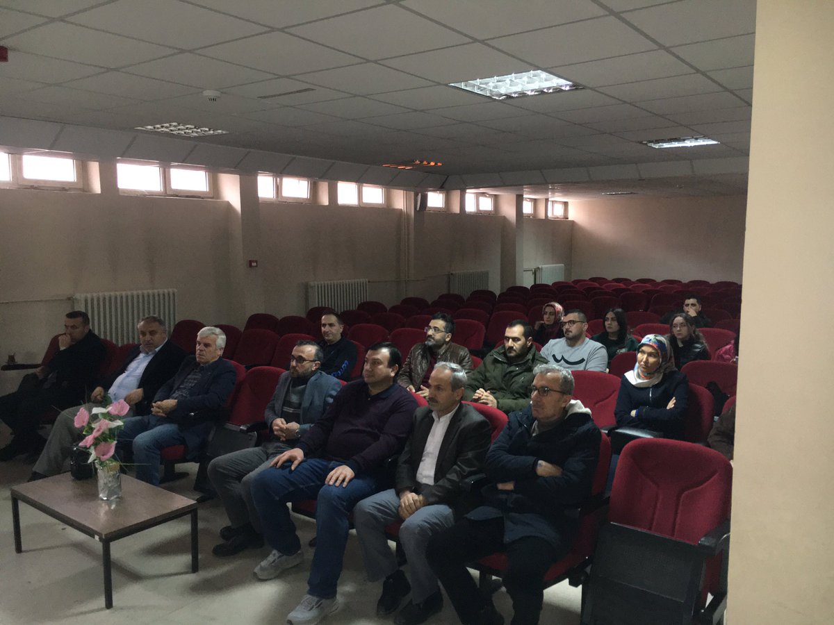704335I's tweet photo. Deprem sonrası psikososyal destek eğitimi öğretmenlerimize @SusehriR  rahberlik öğretmenimiz yaptı. Teşekkür ederiz.     @Erkanyldz_ @susehrimem @sivasmem @AslanErguven @sivasmem @Sivas_HEDEF https://t.co/CFNusYlkYB