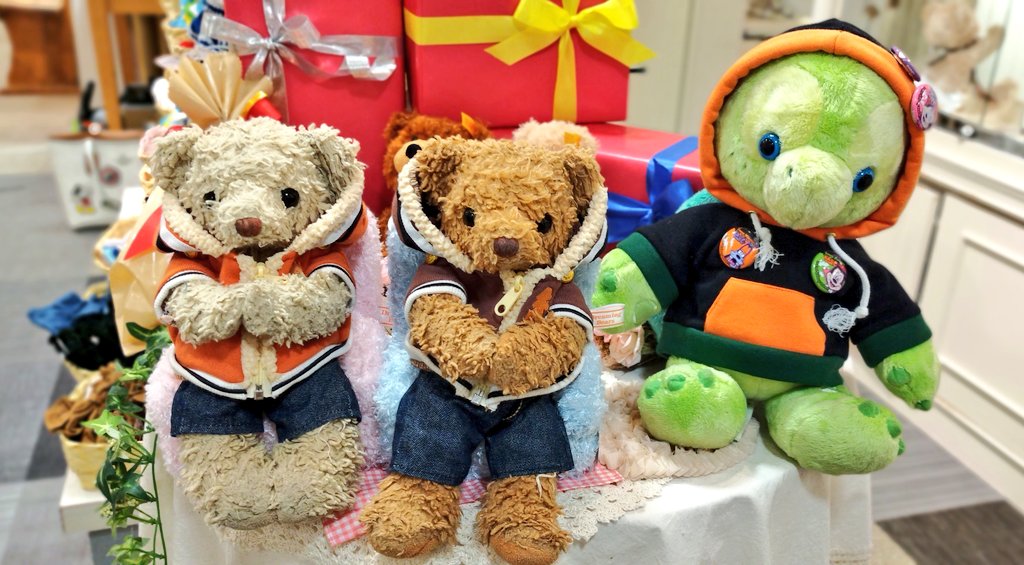 katutter_'s tweet photo. 今日のメイン！！
#池袋西武百貨店 に入ってる #BearLabo さんへ！！
もういろーーんなサイズのぬい服がいっぱいリーズナブルで売ってるし、着替えさせて試着もぬい撮りもOKな天国❤🧸🧸❤😍
親友と爆買いしてしまった！！売ってるぬいの量もたーくさんあって時間が止まるよ🫠💫
#ベアラボ来たよ https://t.co/VqFIQorSsN