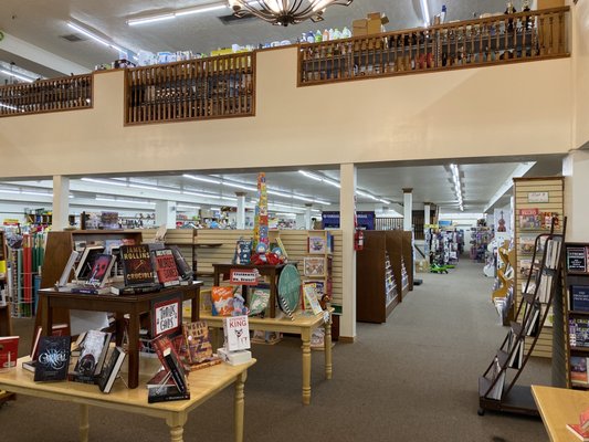 jayjayhandcock's tweet photo. What if we kissed 😯 at the Logan Utah Book Table?  🙈 https://t.co/RbbmUY5VZP