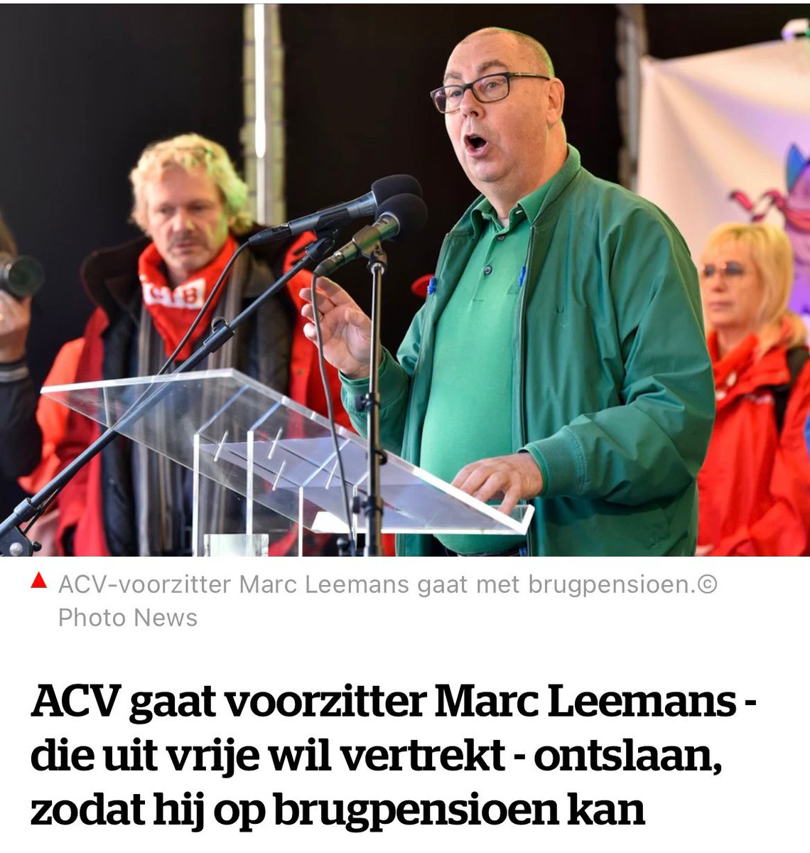 De sociale zekerheid dient voor mensen die het ongeluk hebben hun job te verliezen en ONvrijwillig werkloos worden. 

Vrijwillig jezelf van een uitkering bedienen en dat normaal vinden, toont helaas hoe sommige vakbonden ons welvaartsmodel bedreigen. 

Dit kan niet meer.