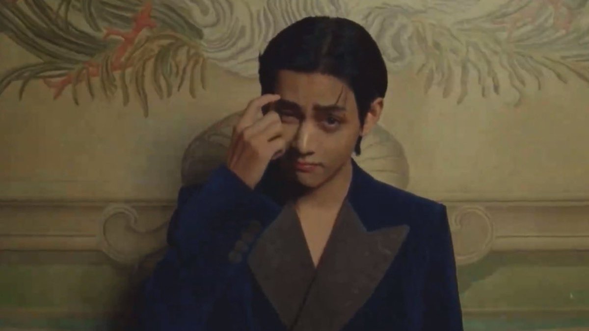 KTH_Facts's tweet photo. [INFO] According to K-army the Siminvest CF looks to be filmed at the Grand Hilton Hotel in Seoul! 

SIMINVEST AMBASSADOR V KIM TAEHYUNG FOR SIMINVEST #TAEHYUNGxSimInvest https://t.co/azaSBwrvgQ