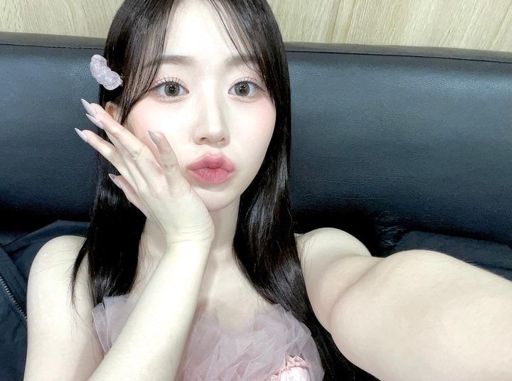 cjjiniyxxn's tweet photo. MY ENTRY TODAY, I MIGHT REDO IT LATER CUZ IM WORKING WITH AN ANDROID RN😭 

#NSSD #NswerSelcaDay #NSWERDAY #NSWER #NMIXX https://t.co/kYphMXq2jx