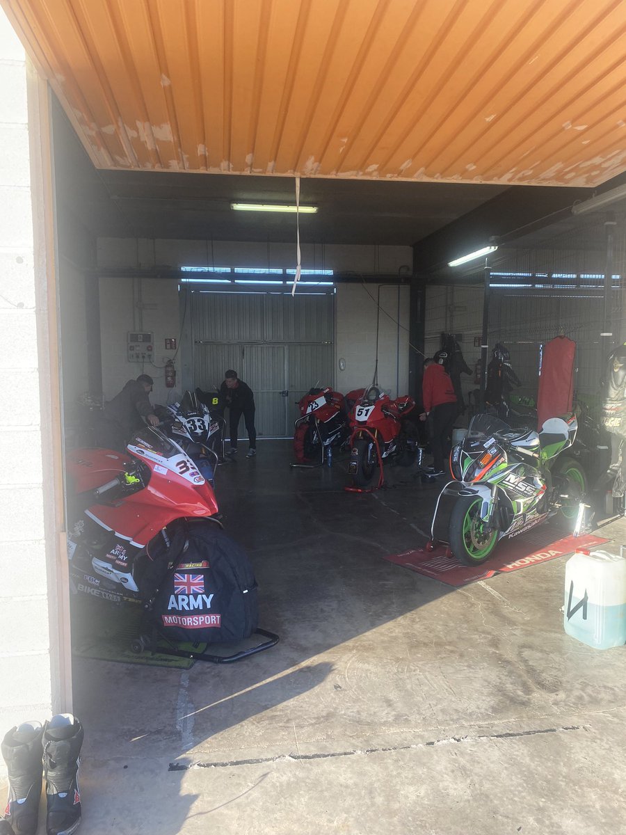 Army Motorcycle Road Race Team tweet media