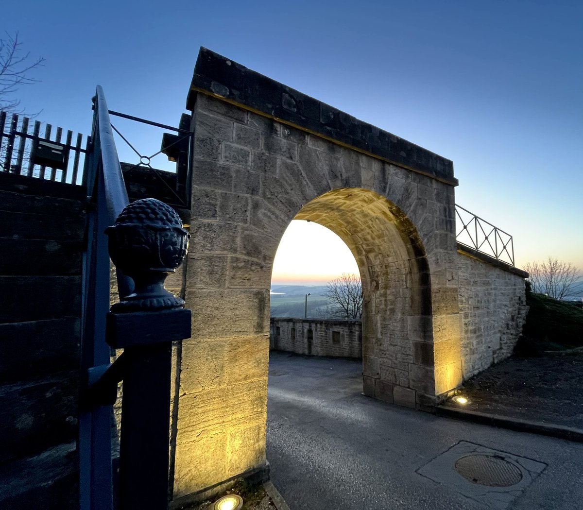 Tompointcom tweet media