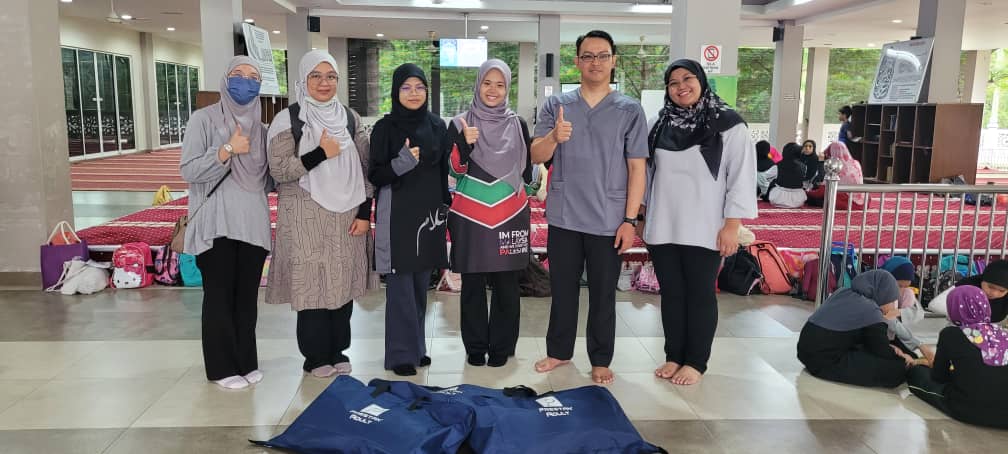 'CPR untuk Komuniti' sempena program cuti sekolah di Masjid Bandar Seri Putra, Bangi. Terima kasih pihak masjid, team Klinik Rakiaa & @IlianaMohamad9   (tajaan manikin).

Insyallah ada rezeki kita repeat.
#cprforcommunity #healthcare #lifesaving #HeartAttackAwareness