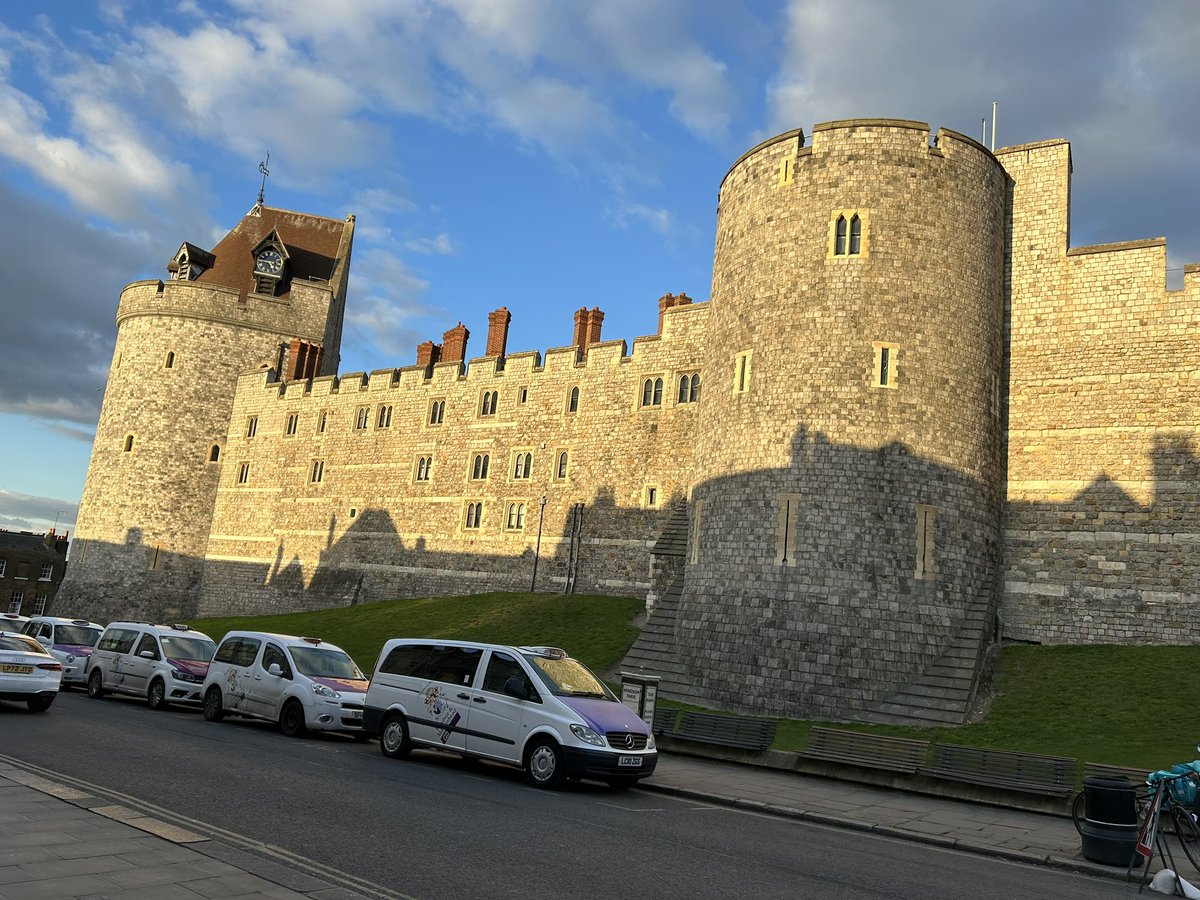 SalmasBAcademy's tweet image. Fabulous day @EtonEndSchool @EtonEndHead together we celebrated  #WorldBookDay #WorldBookWeek with interactive story telling &amp;amp; inclusive dance. The school was amazing it was my pleasure to be in their company. Thank You for the wonderful hospitality. #windsorcastle