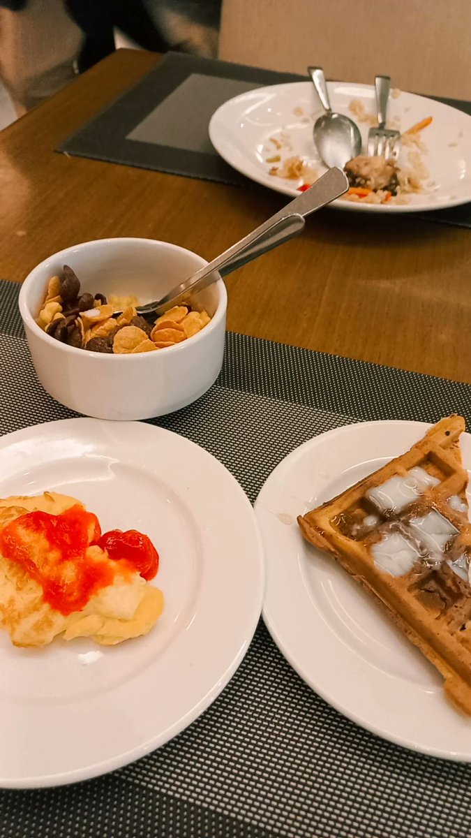 jiminahi's tweet photo. @FOOD_FESS ini baru di 3 hotell https://t.co/JXXMXGDcl3