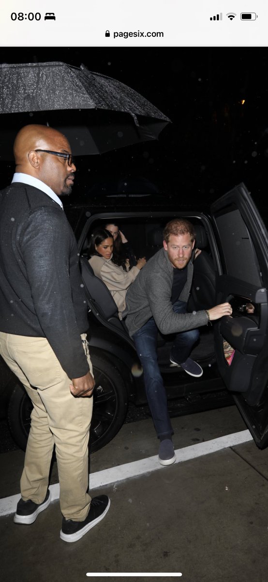 according2_taz's tweet image. Well Harry looks stoned &amp;amp; Meghan looks crazy happy to have been papped. 
Those LA Paparazzi are top of their game to know exactly when they were arriving at San Vicente Bungalows! Bet the other celebrities love Harry &amp;amp; Meghan’s privacy Tour!