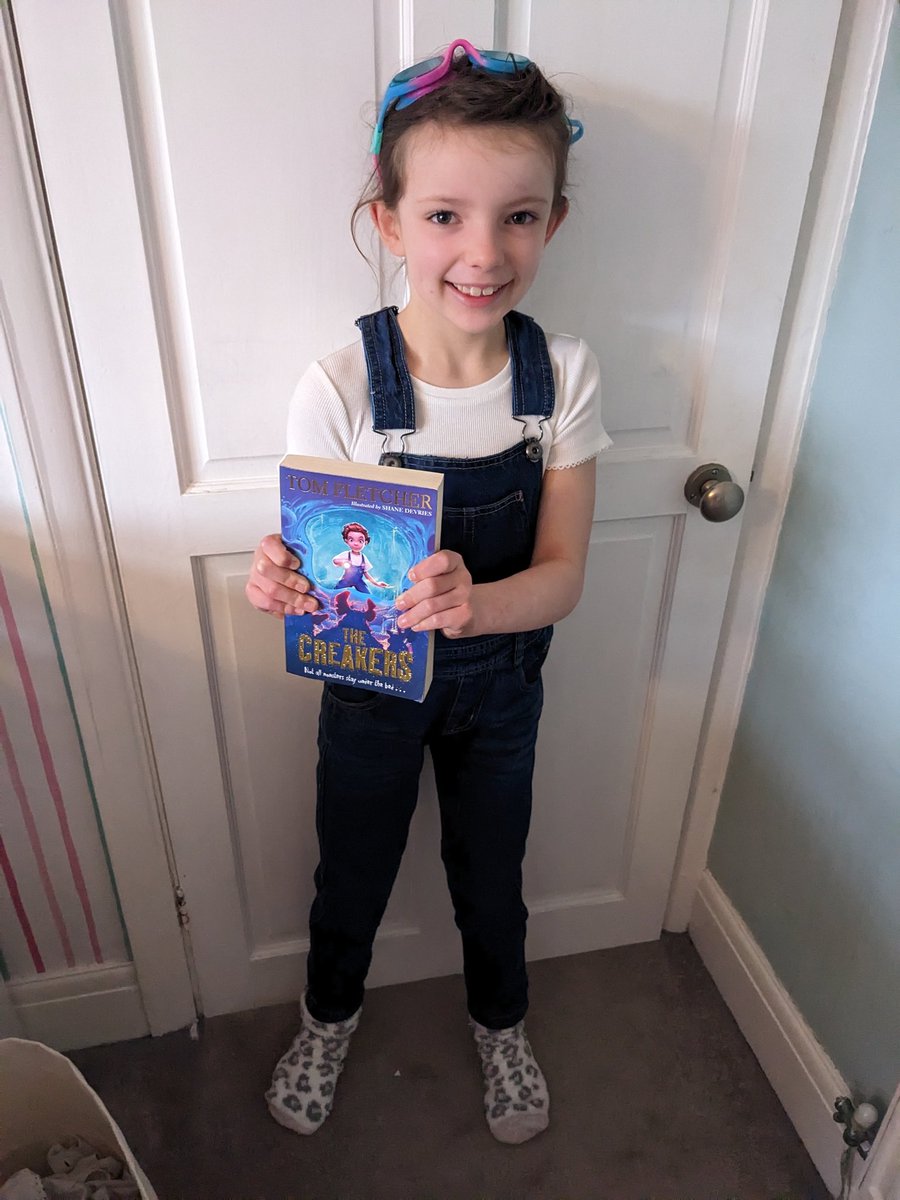 @tomfletcher This is my daughter Evie taking inspiration from her new favourite book! #wbd2023 #thecreakers